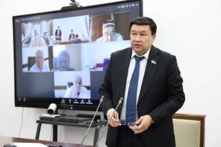 Сенат: Фуқаролар мурожаатларини чуқур ўрганиш, уларнинг келиб чиқиш сабабларини бартараф этиш зарур