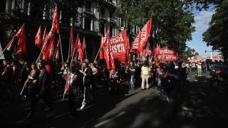 Тысячи людей вышли на демонстрацию в Аргентине