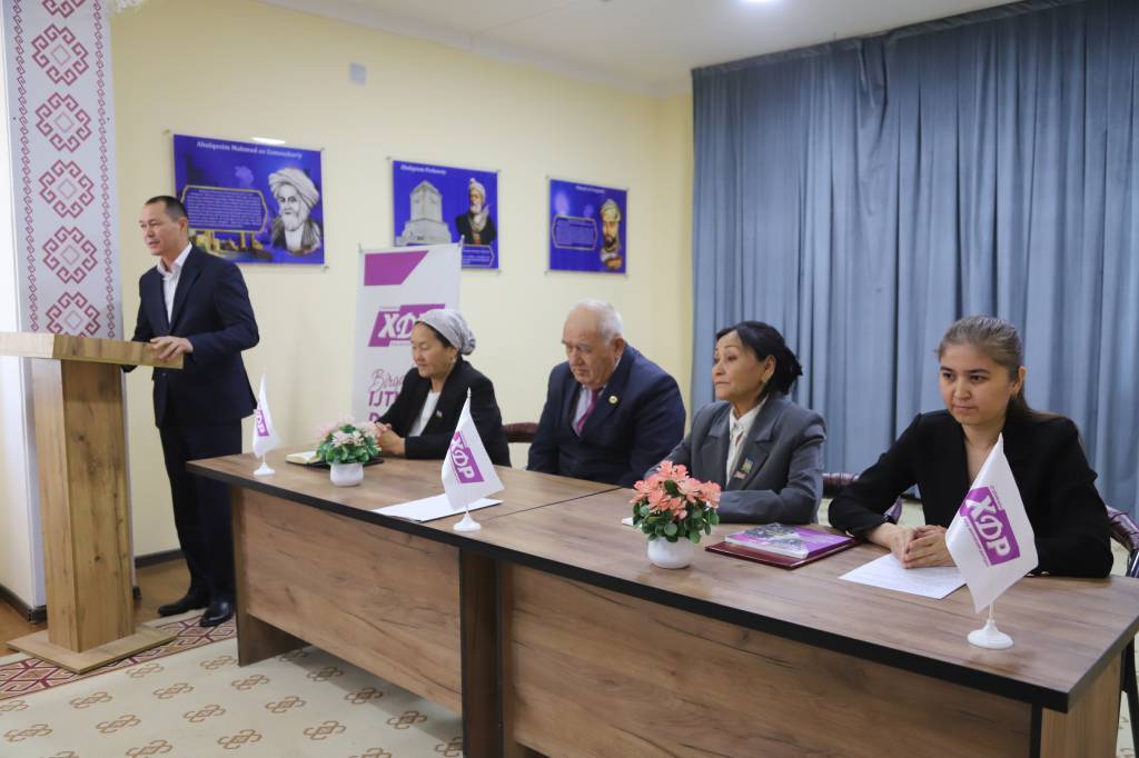 Мўйноқда партия фаоллари эътироф этилди