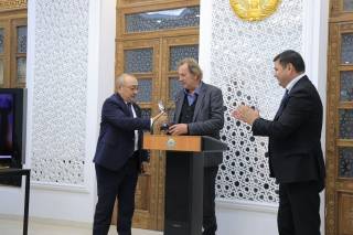 Парижда Дидье Лабушга “Олтин қалам” мукофоти топширилди