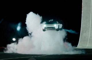 Взлетят ли продажи и акции "Tesla" благодаря летающему авто?