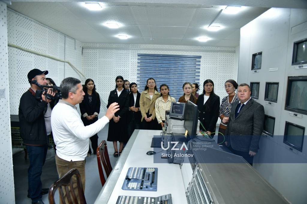 Bo‘lajak jurnalistlar televideniye faoliyati bilan tanishdi