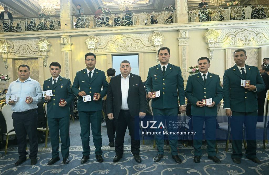 Эл тинчлиги йўлидаги хизматлар эътирофи
