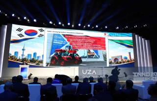 "InnoWeek" доирасида Ўзбекистонга Кореянинг CNG тракторлари топширилди