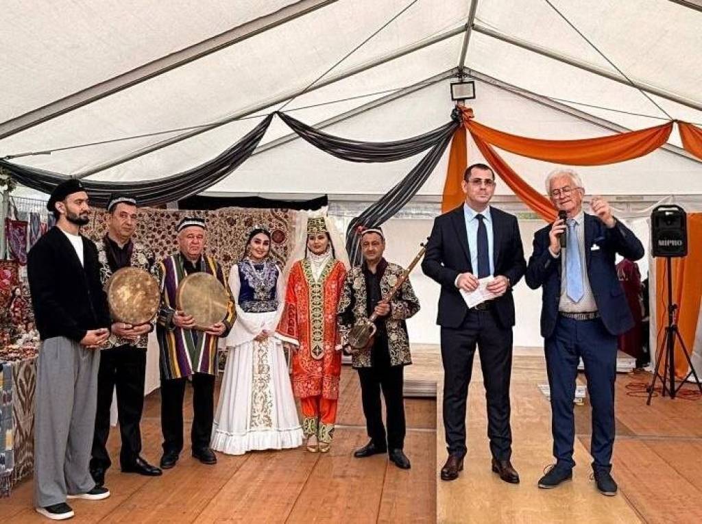 Yevropada o‘zbek milliy hunarmandchiligi namunalari namoyish etildi