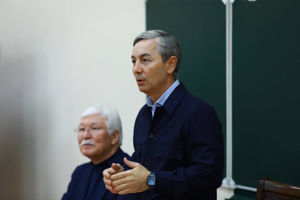 Халқаро тажриба ва таълим истиқболлари муҳокама қилинди