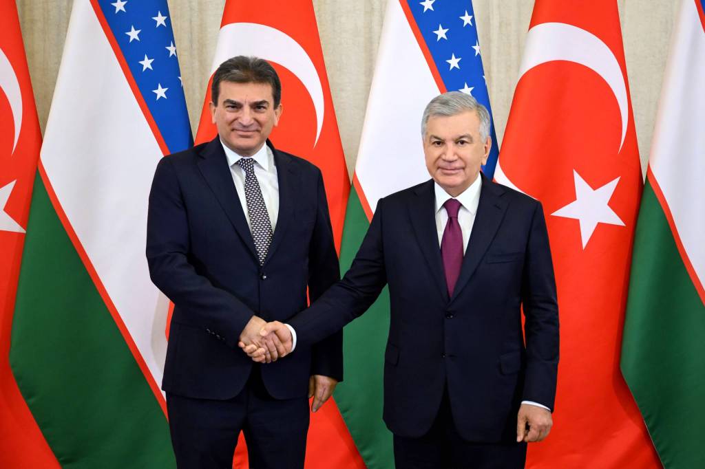 Президент Узбекистана принял руководителя турецкой компании «OYAK»