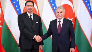 Президент Узбекистана провел встречу с главой холдинга «Anadolu Group»