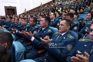 Ички ишлар органлари ходимлари шарафланди
